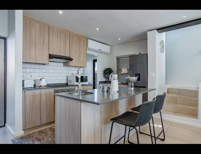 3 BEDROOM FREEHOLD FOR SALE IN KLEINE PARYS 2